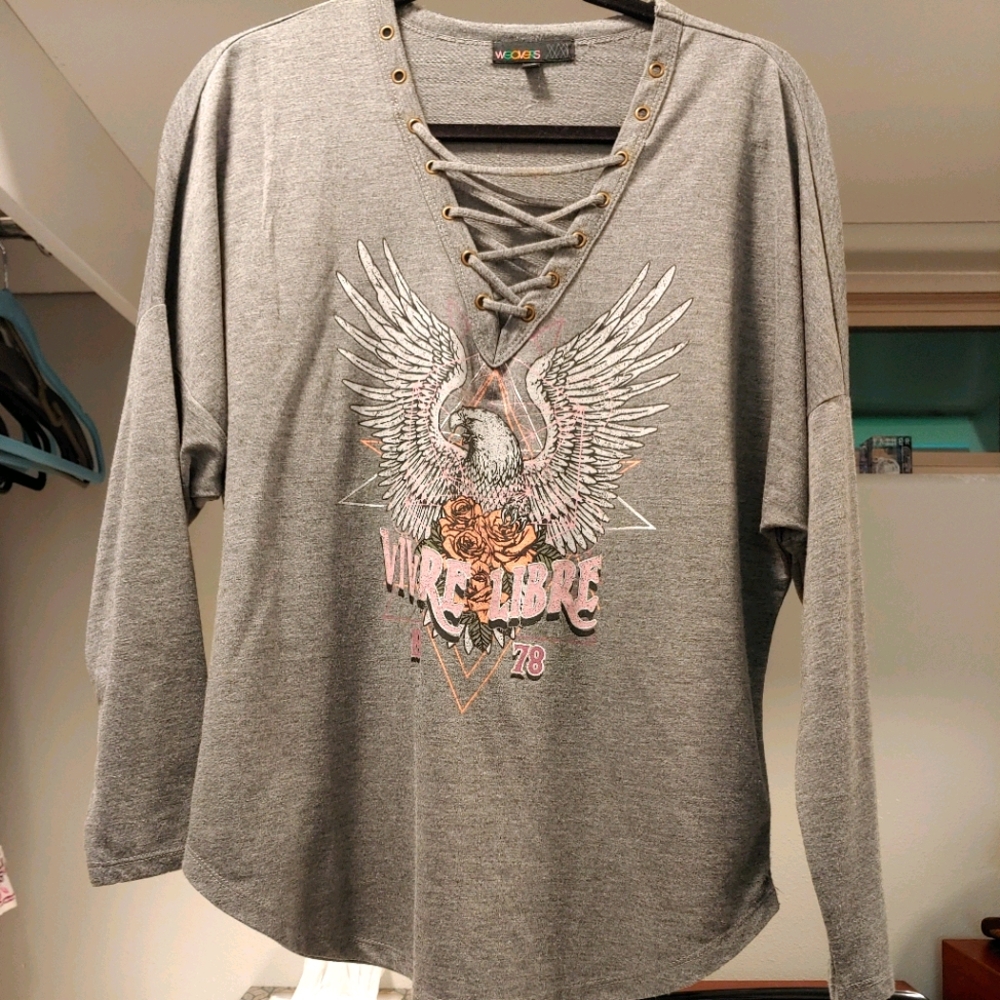 Long sleeve tee